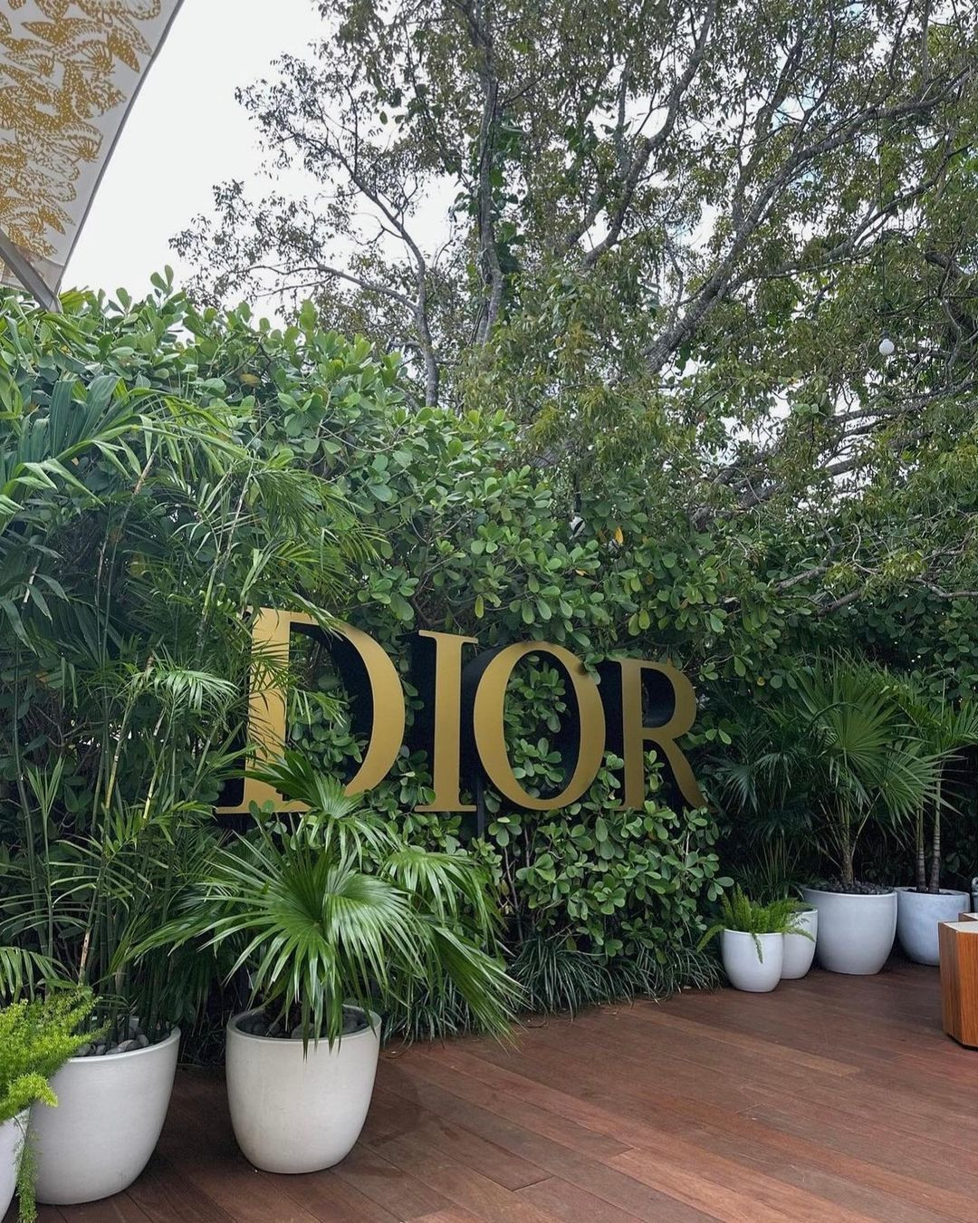 Το cafee της Dior στο MiamiDesign District