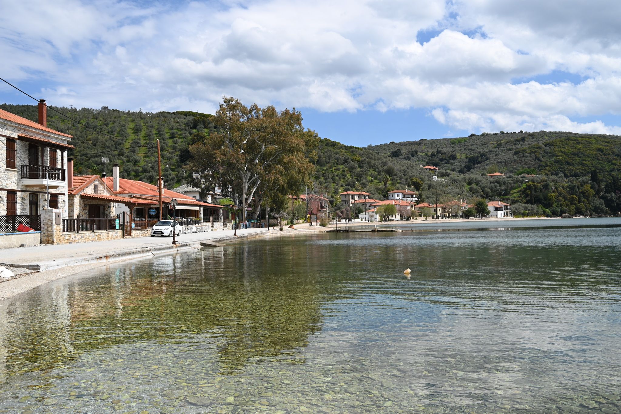 Λεφόκαστρο, ένα γαλήνιο παραθαλάσσιο χωριό που θα σας καταπλήξει | BOVARY