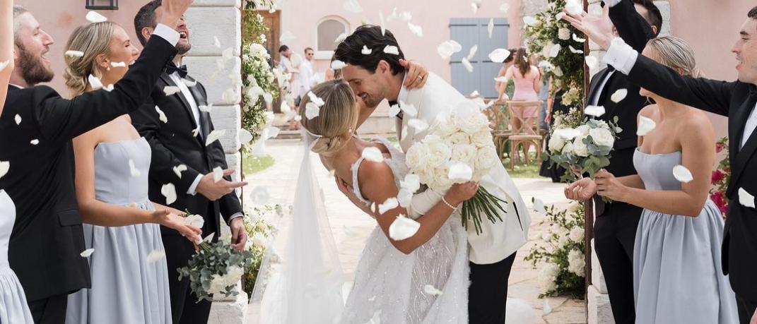 Η Αυστραλή influencer Άννα ΜακΕβόι παντρεύτηκε τον εκλεκτό της καρδιάς της στην Κέρκυρα/Φωτογραφία: Instagram/annamcevoy