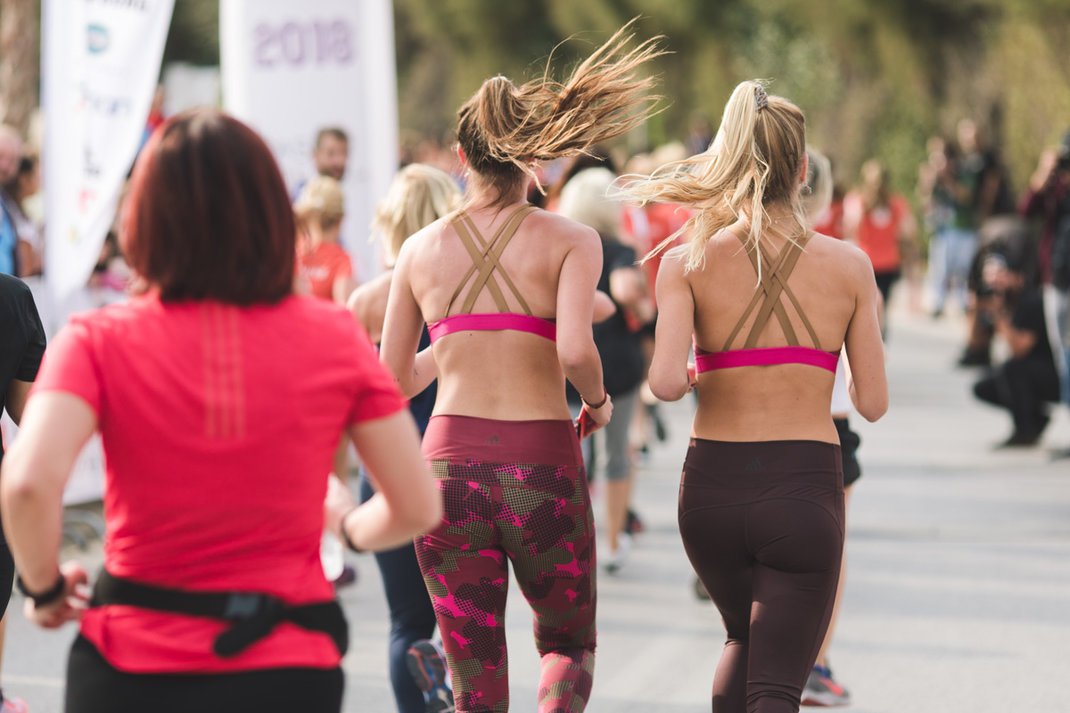 Όπως κάθε χρόνο, το Ladies Run έγινε “πασαρέλα” από όπου παρέλασαν όλες οι τελευταίες τάσεις του fitness style.