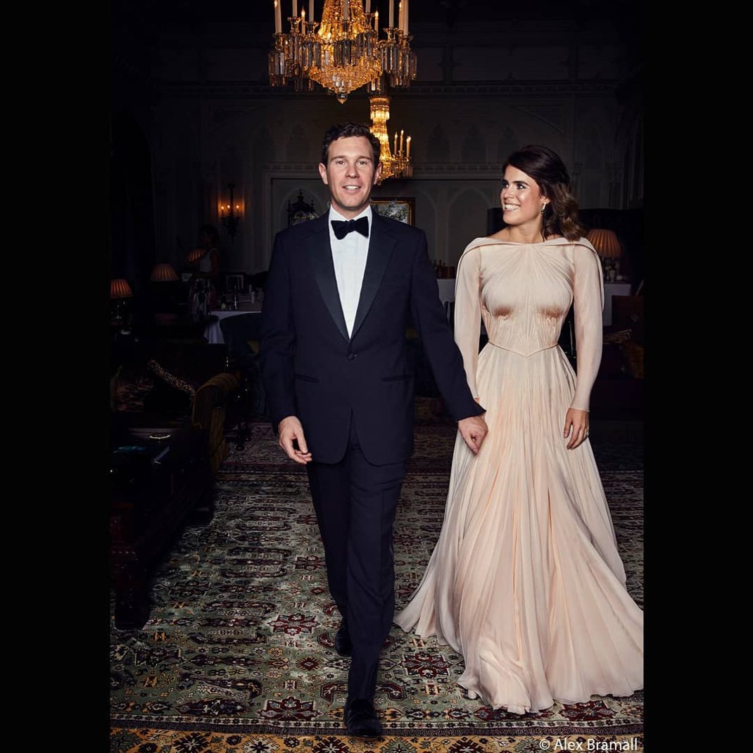 Η πριγκίπισσα Ευγενία και ο σύζυγός της στην γαμήλια δεξίωση/ Instagram: theroyalfamily -@Alex Bramall