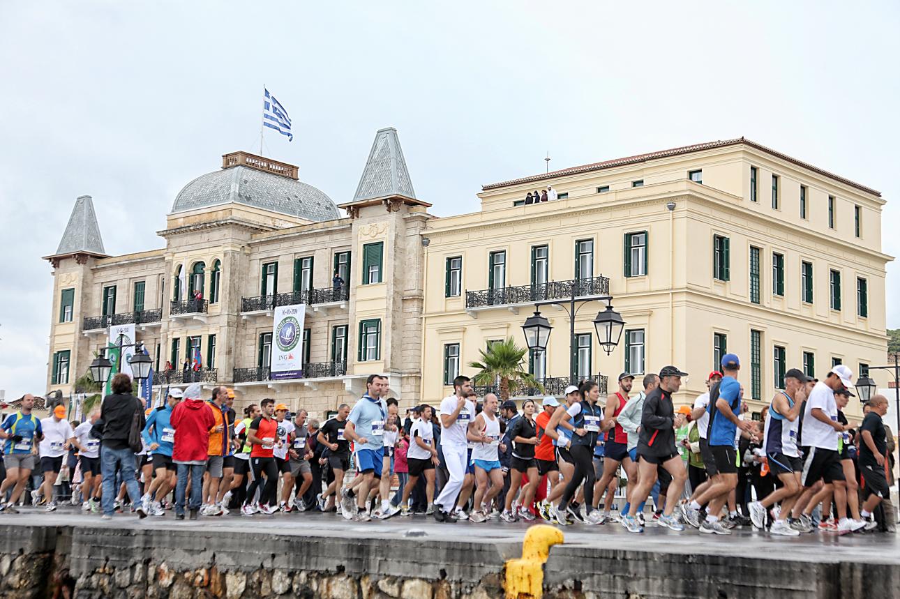 Η πρώτη εκκίνηση του Spetses Mini Marathon το 2011