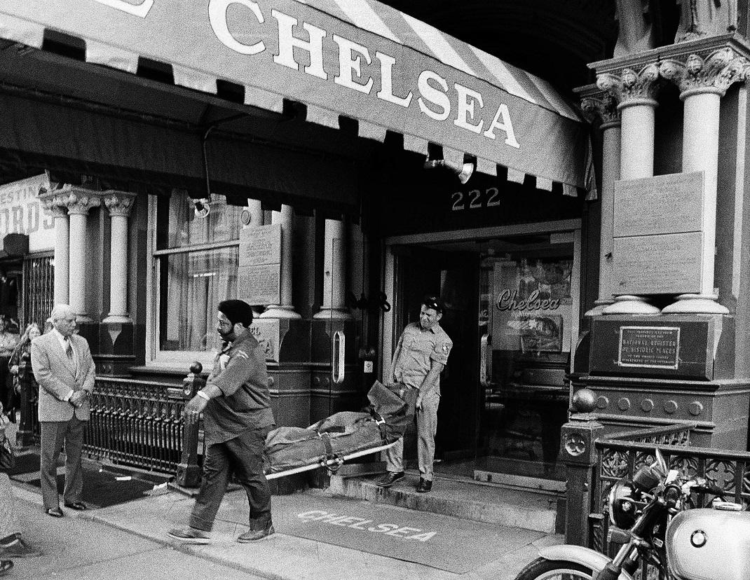 Το άψυχο σώμα της Nancy Spungen/ AP IMAGES