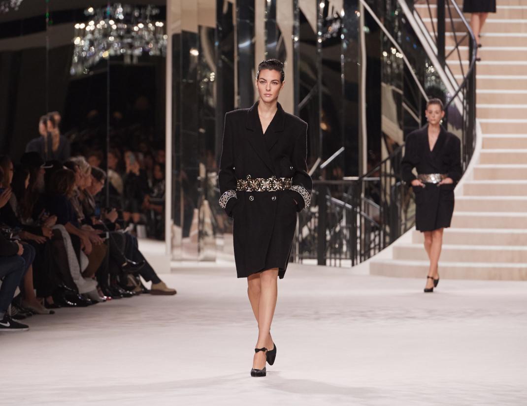 μοντέλο στο show Chanel Metiers d’Art ‘19-’20