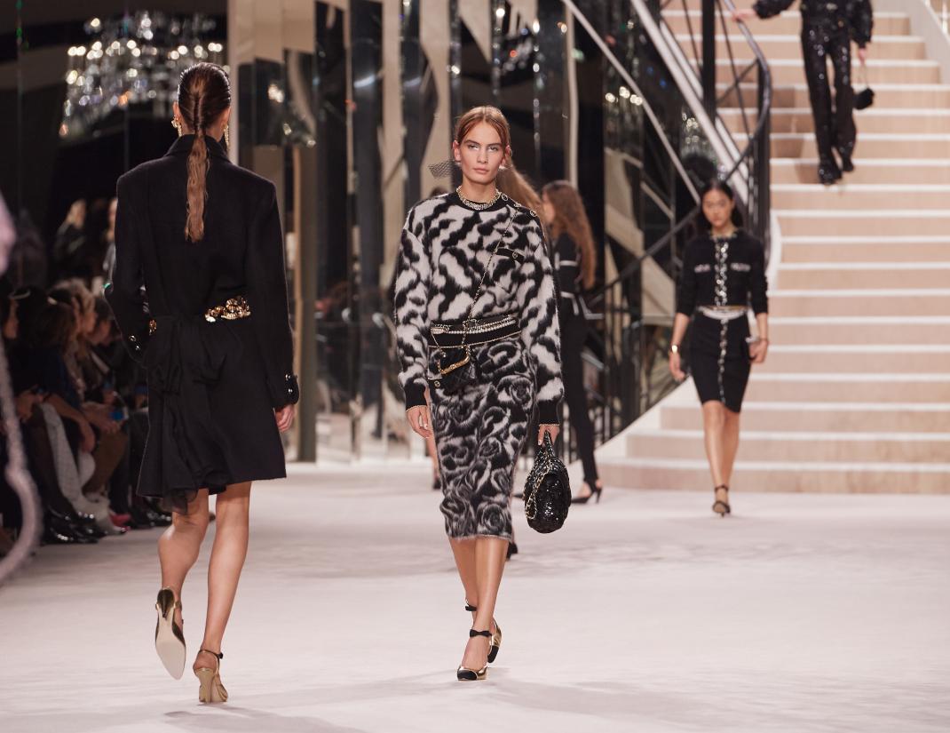 μοντέλο στο show Chanel Metiers d’Art ‘19-’20