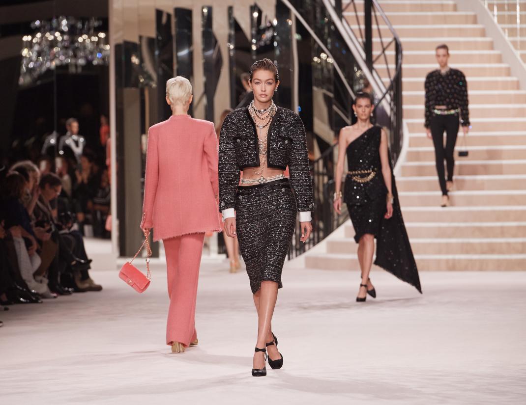 μοντέλο στο show Chanel Metiers d’Art ‘19-’20