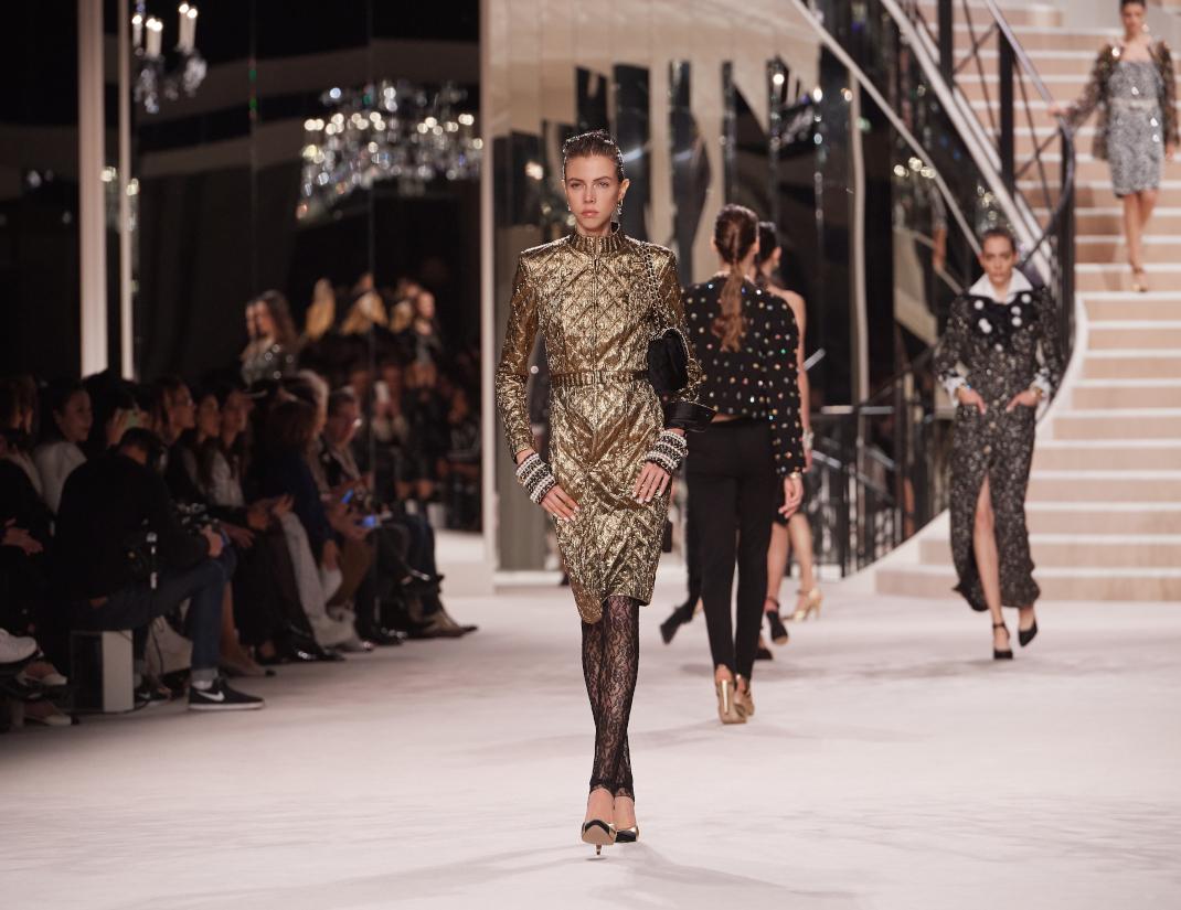 μοντέλο στο show Chanel Metiers d’Art ‘19-’20