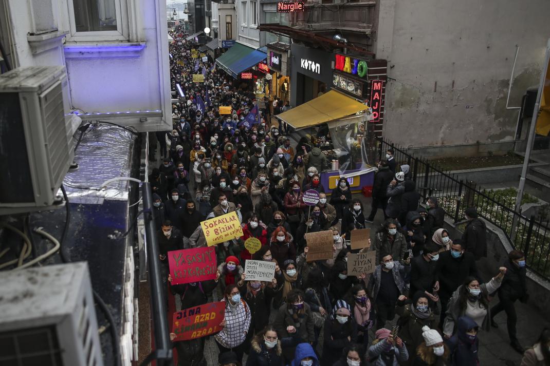 Στιγμιότυπο από τις διαδηλώσεις στην Τουρκία/ φωτογραφία:AP