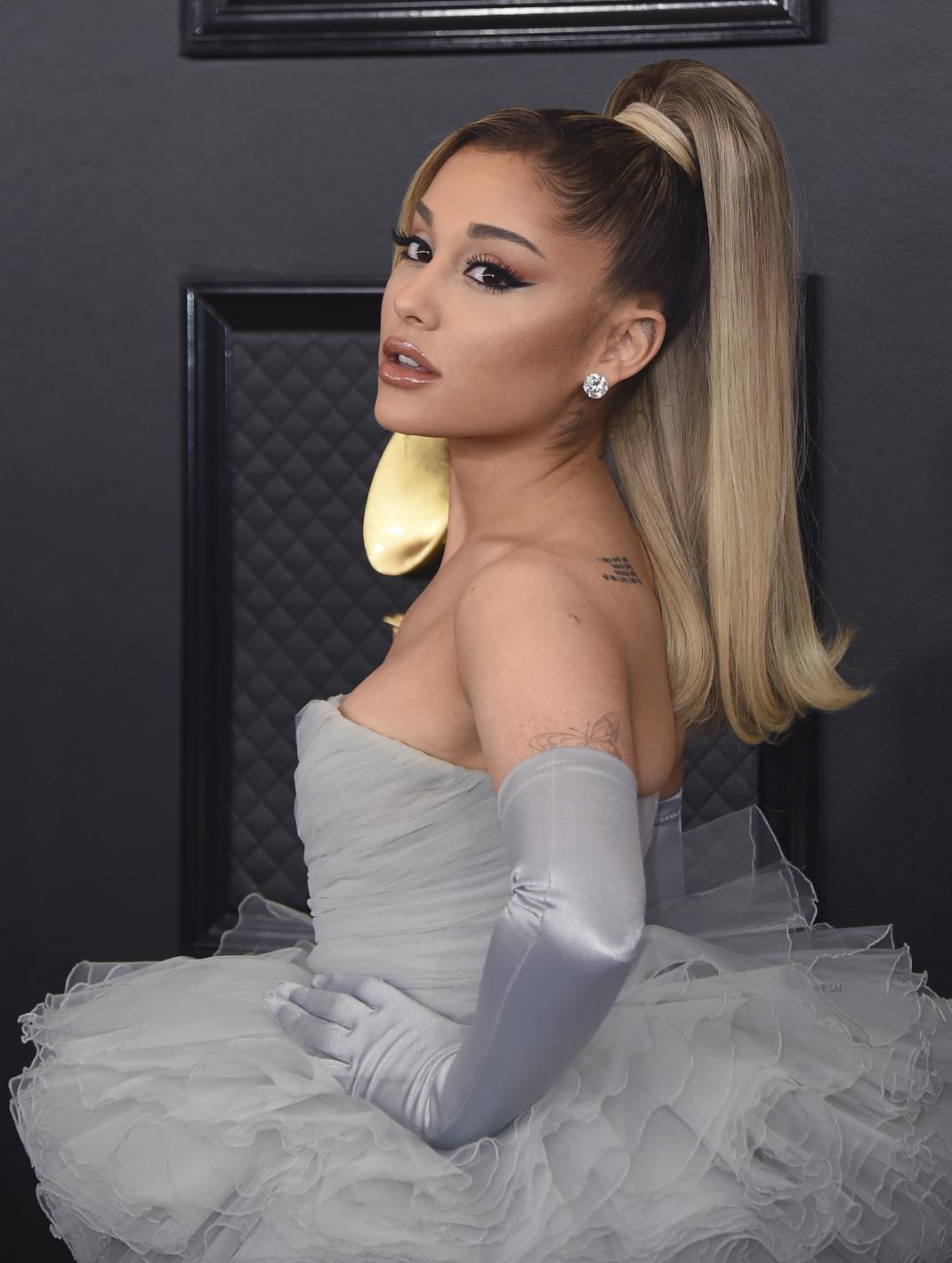  Ariana Grande/AP images