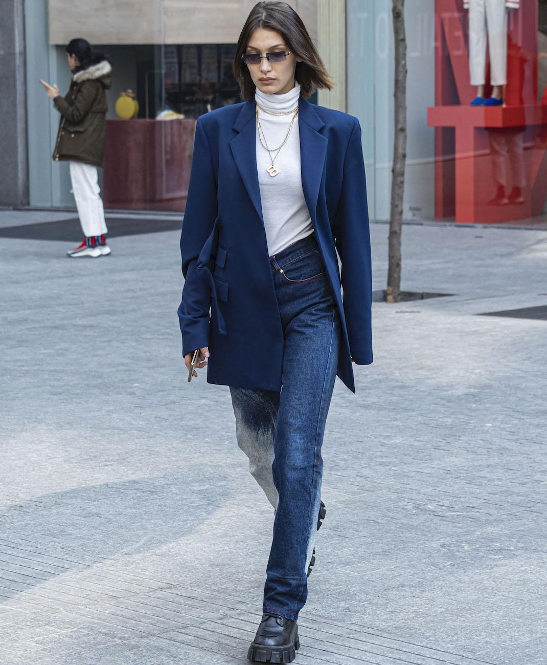 Η Bella Hadid με blazer