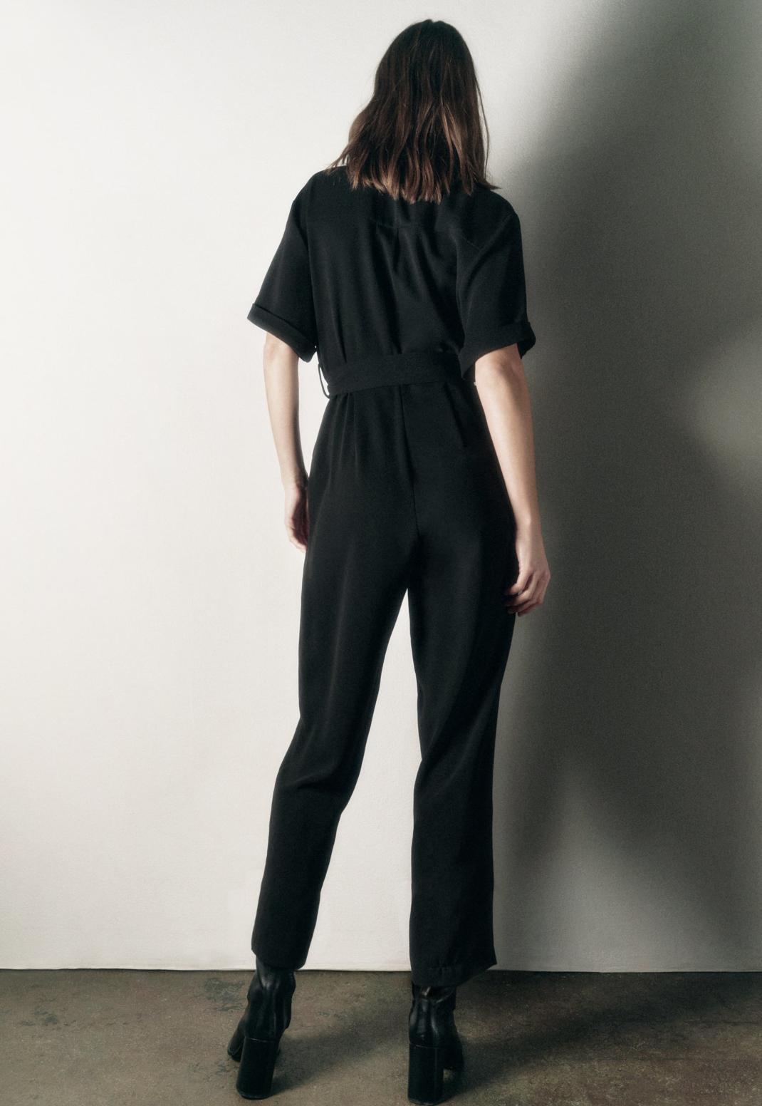 μαύρο jumpsuit