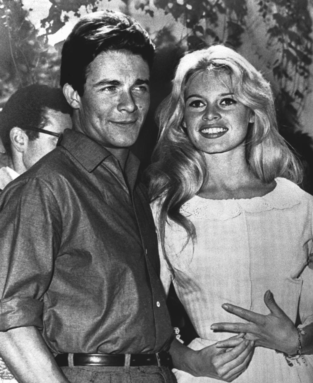  Jacques Charrier  και Brigitte Bardot στο γάμο τους το 1959 /Φωτο: AP Images