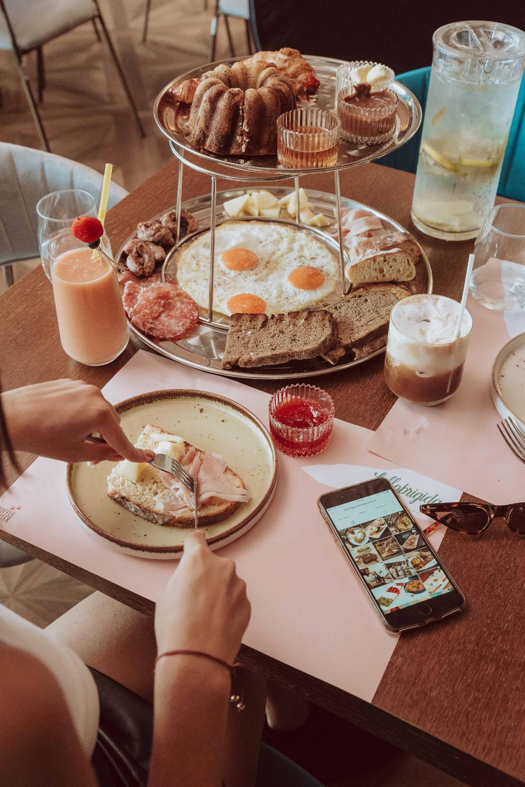 Το brunch του Lollobrigida