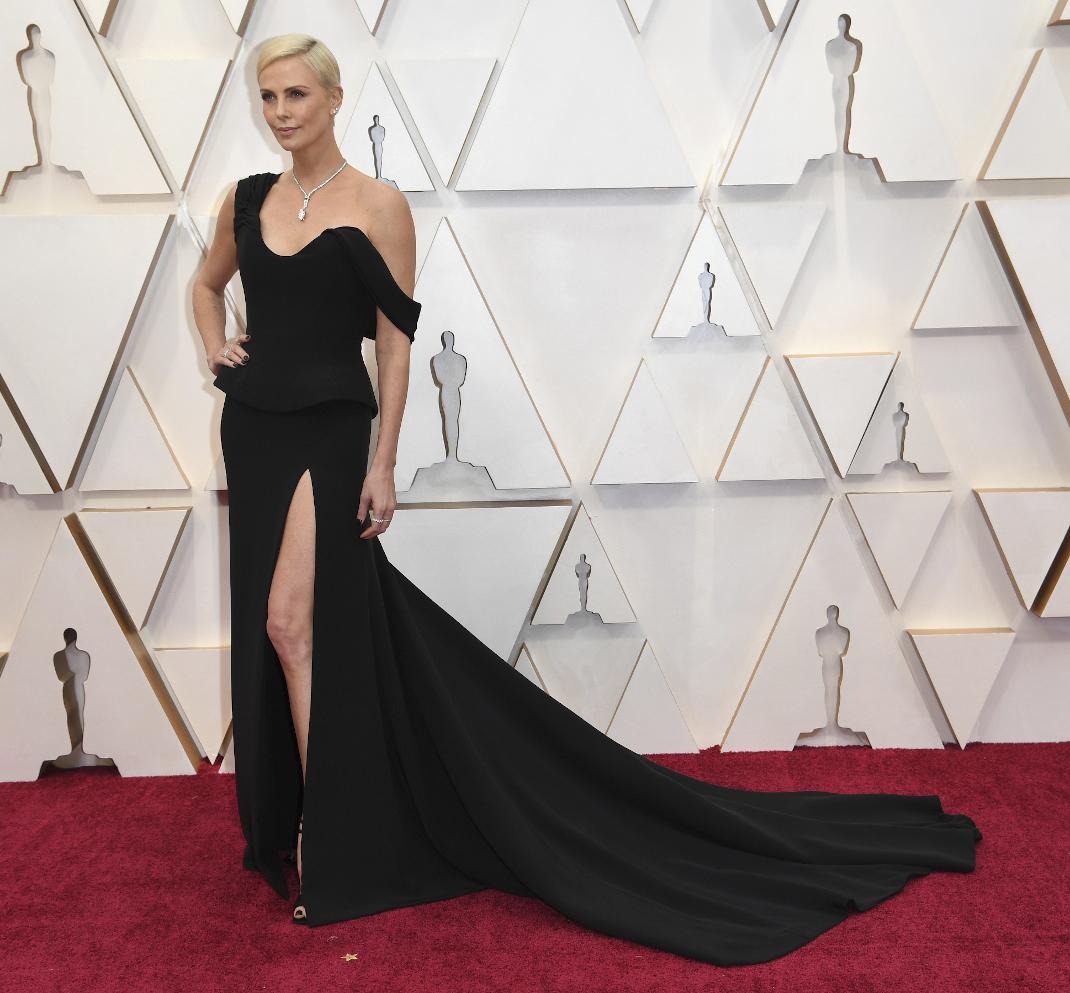 Η Charlize Theron με Dior Haute Couture στα Όσκαρ 2020