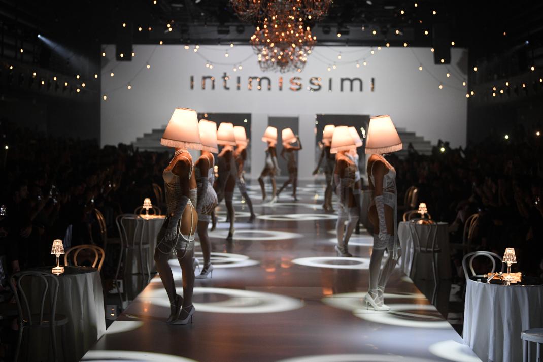 White Cabaret από την Intimissimi.