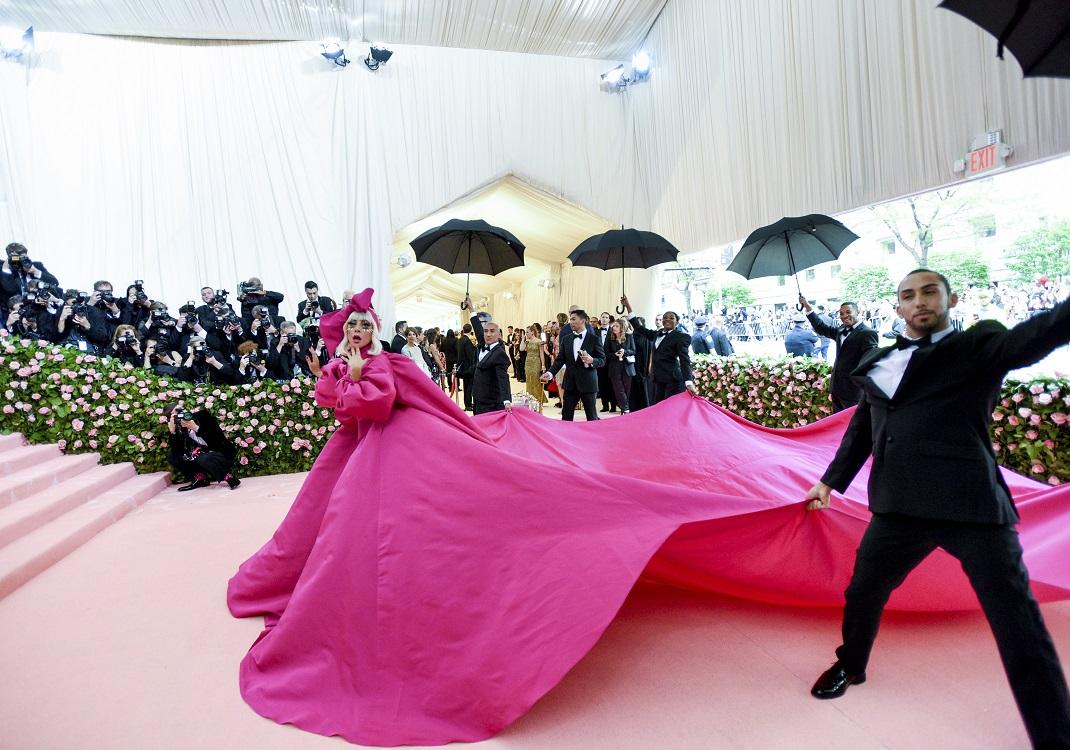 Η Lady Gaga στο MET gala