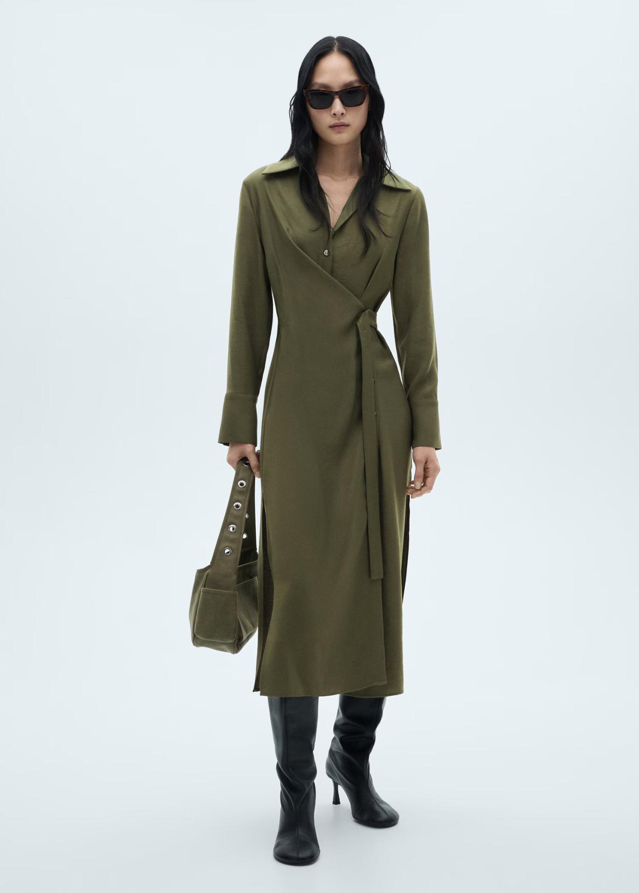 Κρουαζέ shirt dress σε olive green Mango/ Δείτε εδώ