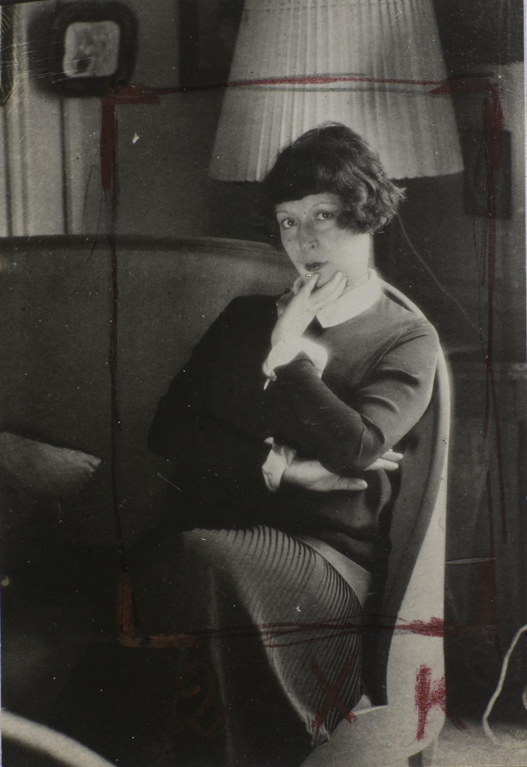  Man Ray. Marie Laurencin, 1925. Gelatin silver print. Centre Pompidou – Musée National d’Art Modern / Centre de Création Industrielle, Paris, AM 1994-394 (3761). Artwork © Man Ray 2015 Trust / Artists Rights Society (ARS), NY / ADAGP, Paris 2023. 