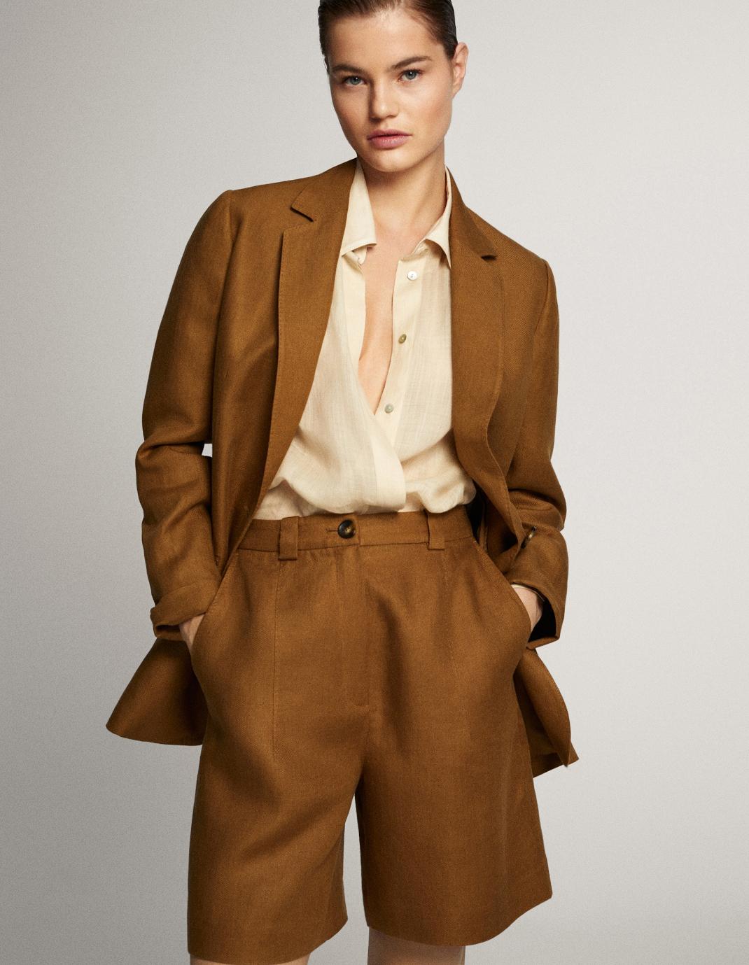  Massimo Dutti  /Δείτε εδώ 