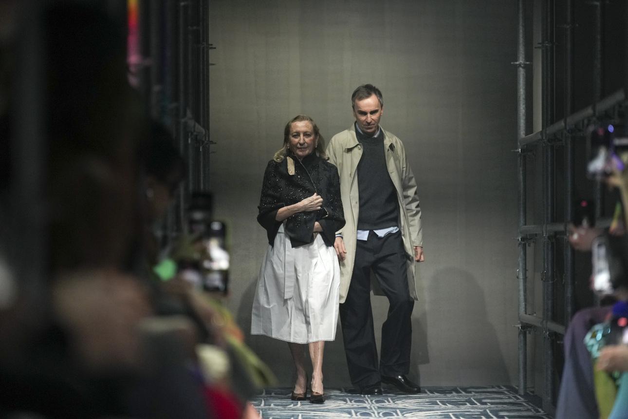  Miuccia Prada και Raf Simons/AP Images