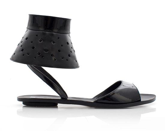    Repetto x Karl Lagerfeld/Φωτογραφία Pinterest