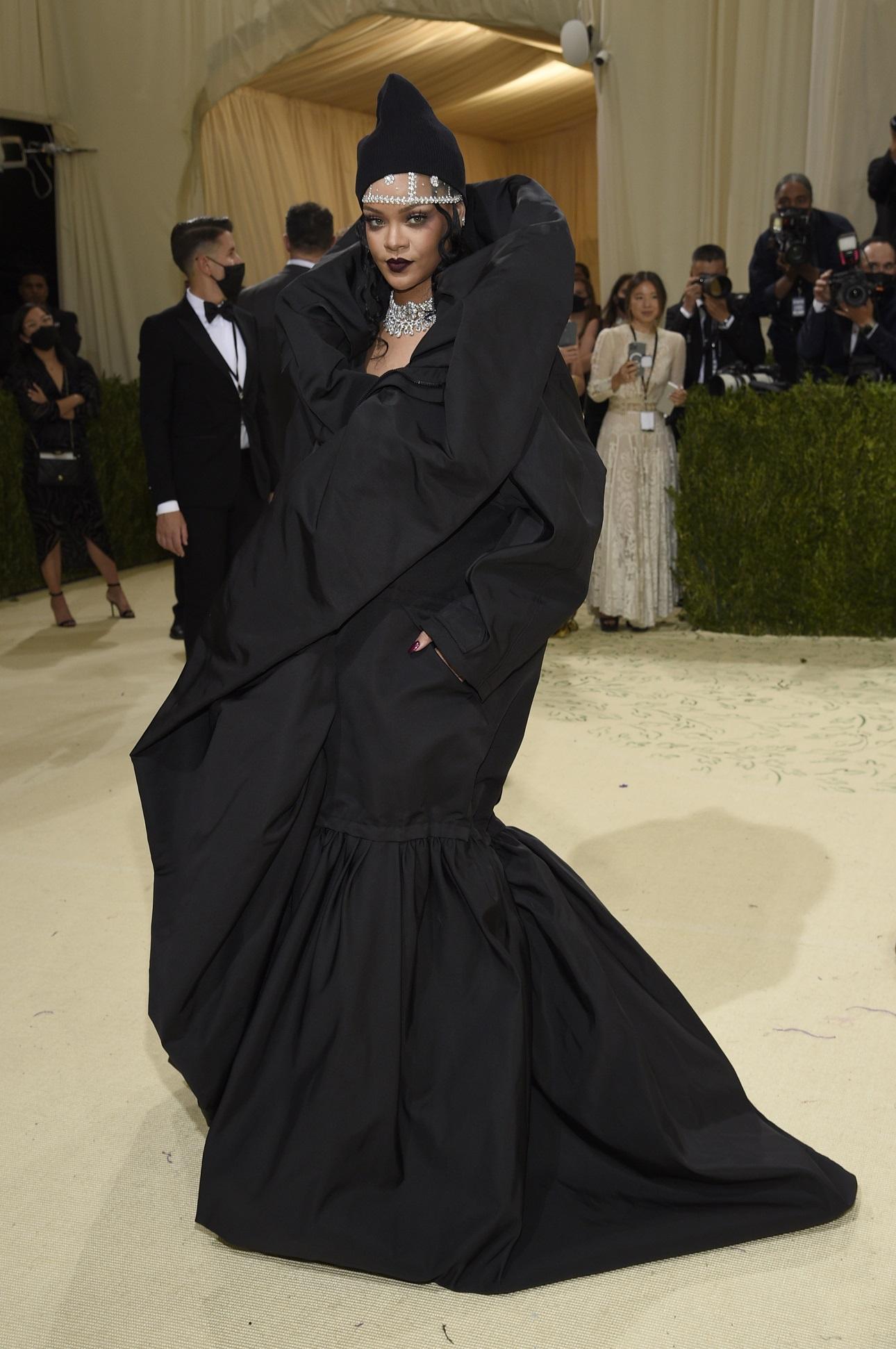 Η Ριάνα στο MET Gala 2021/ AP Images