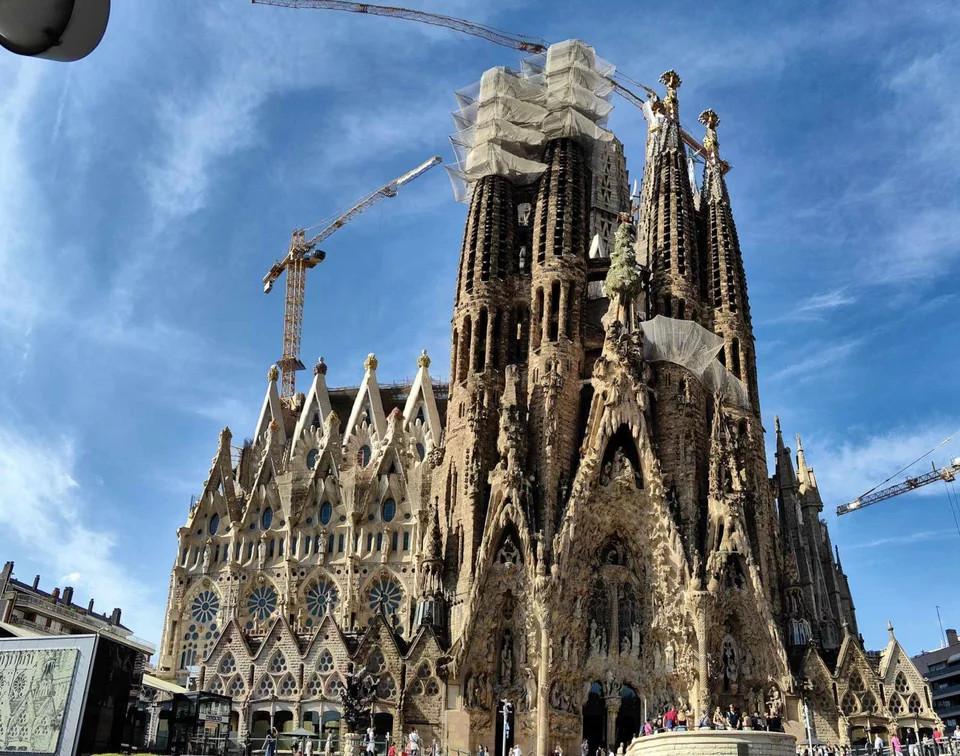 Μια πανοραμική άποψη της Sagrada Famiglia