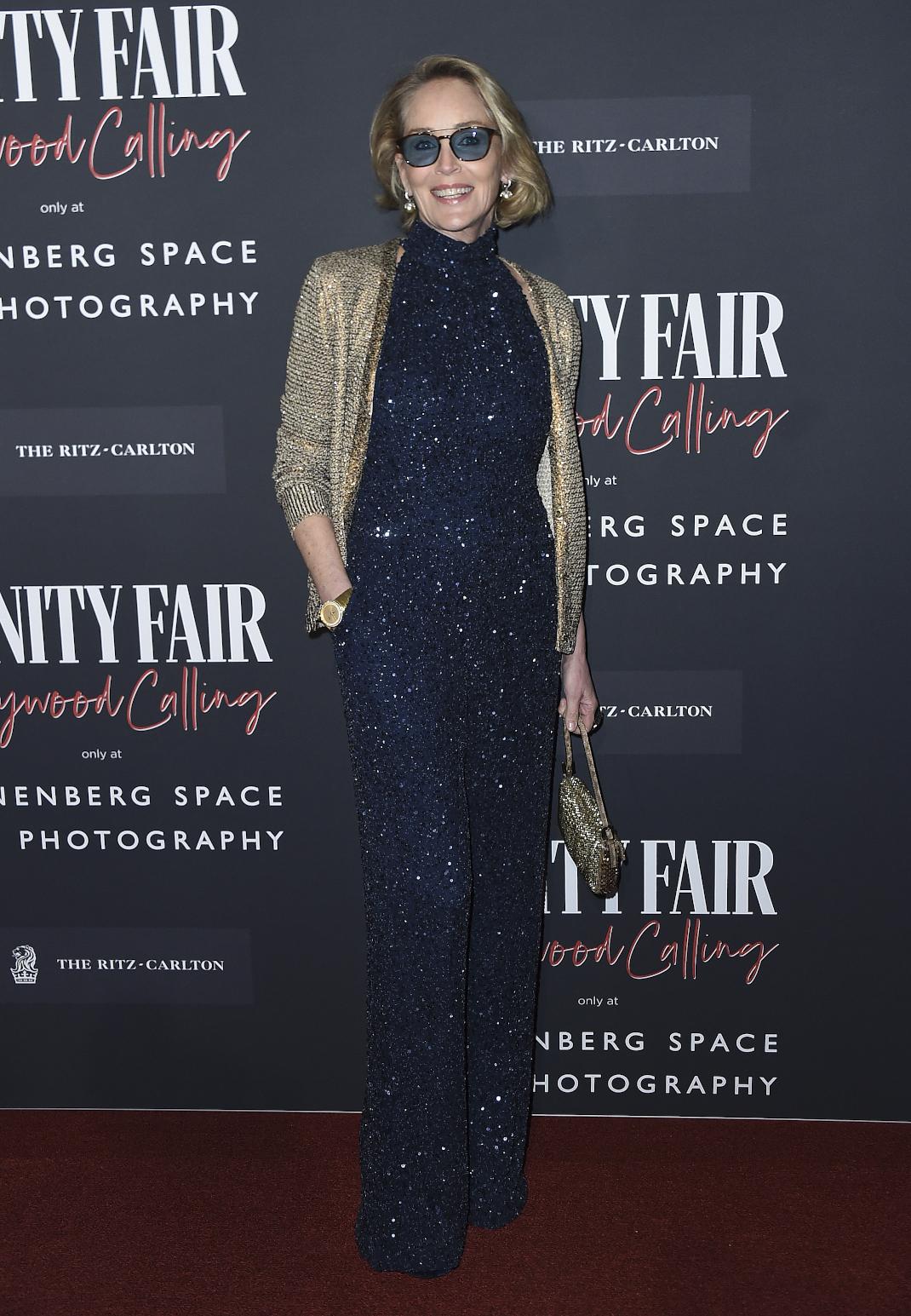 H Σάρον Στόουν στο party του Vanity Fair με λαμπερή jumpsuit