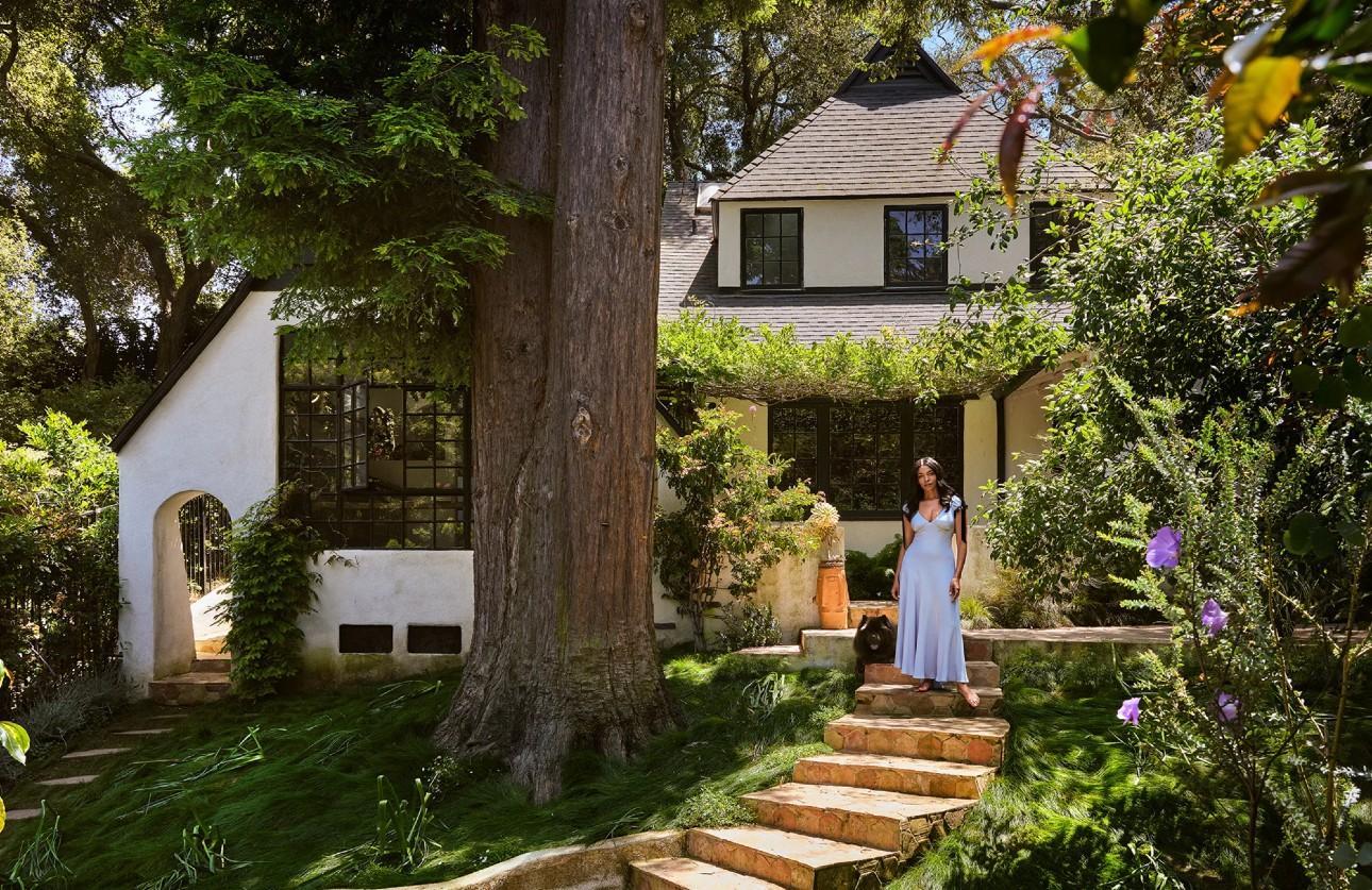  Φωτογραφία Instagram/Aurora James για το Architectural Digest