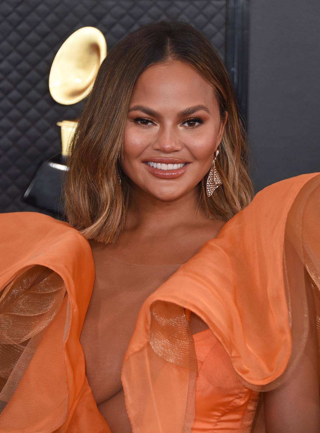 Το μακιγιάζ της Chrissy Teigen στο μικροσκόπιο/ Φωτογραφία: AP Images