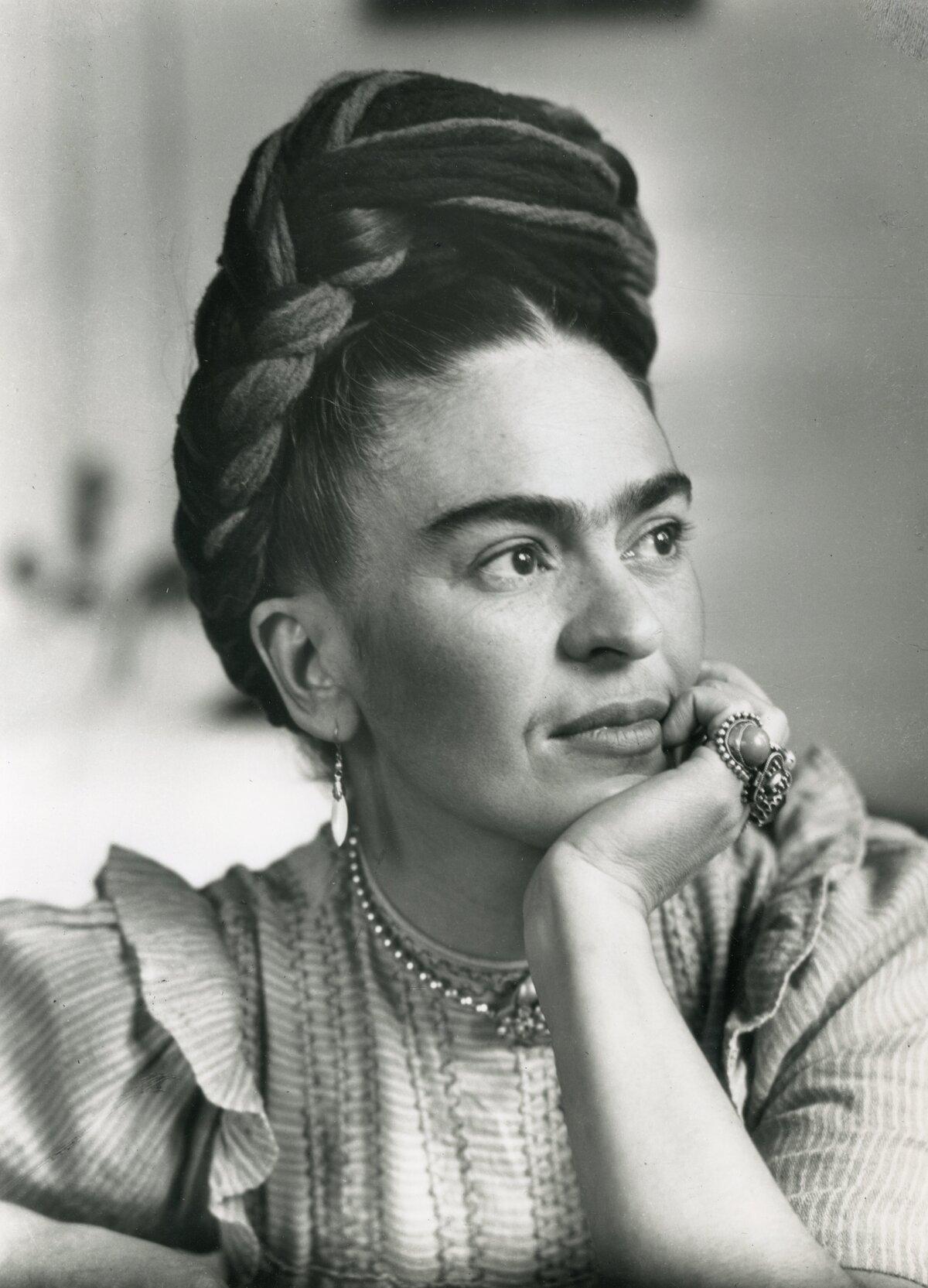  Φωτογραφία:  ﻿Throckmorton Fine Art /«Frida Kahlo Forever Yours» 