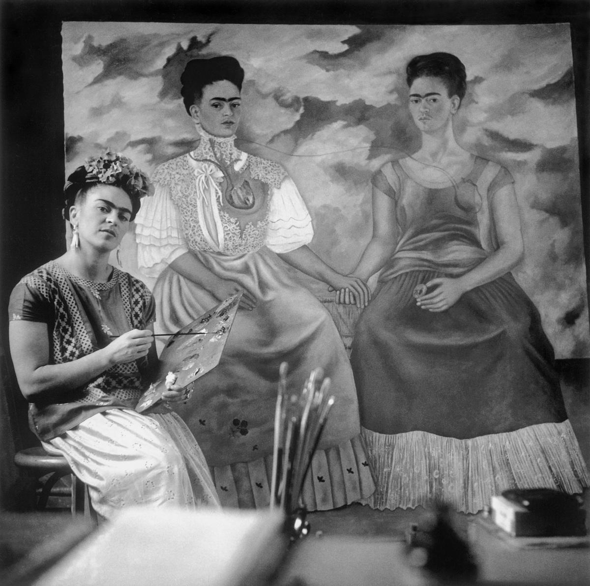  Φωτογραφία:  ﻿Throckmorton Fine Art /«Frida Kahlo Forever Yours» 