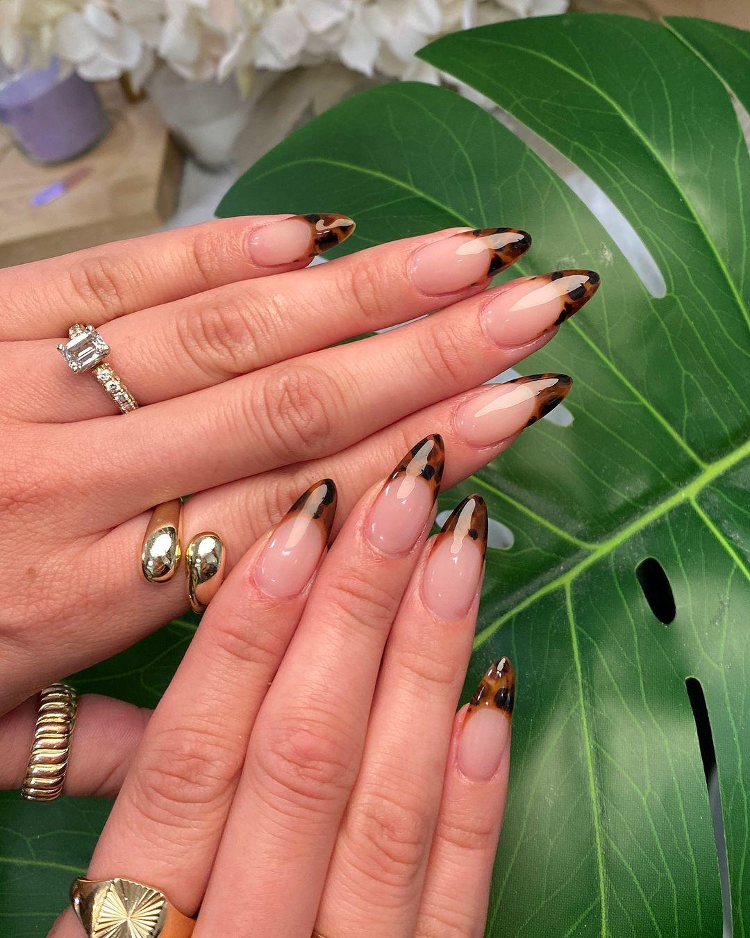 Tortoiseshell nails/ Φωτογραφία: Instagram/nylove_nail