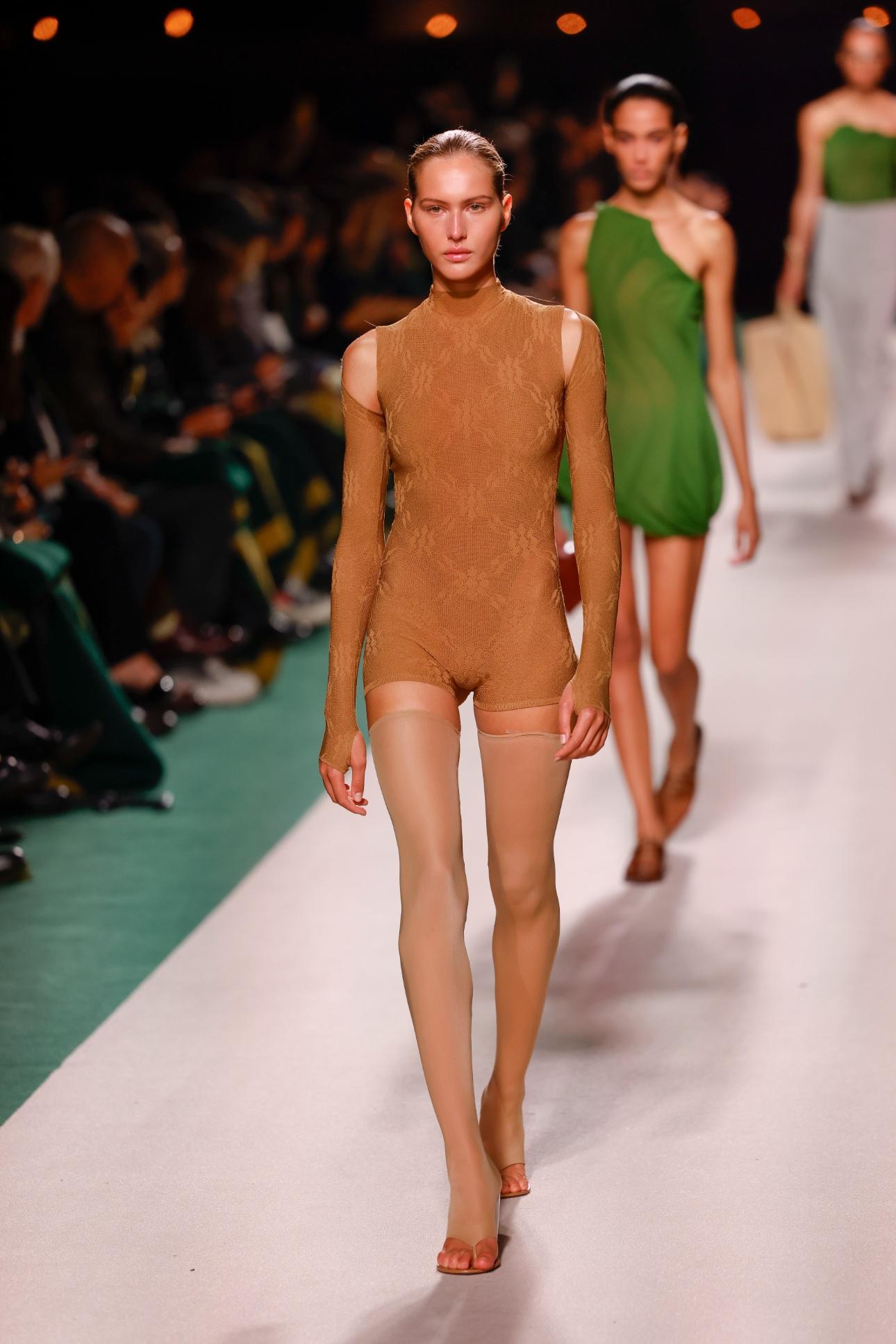 Victoria Beckham S/S 2025/ AP Images