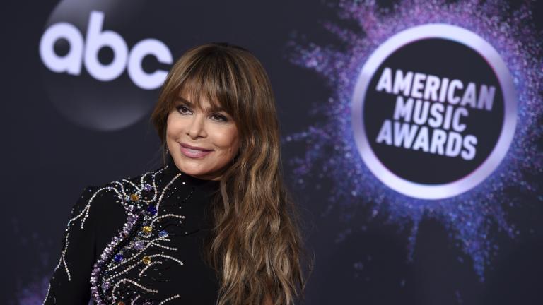 H Paula Abdul με μαύρη τουαλέτα στο κόκκινο χαλί 