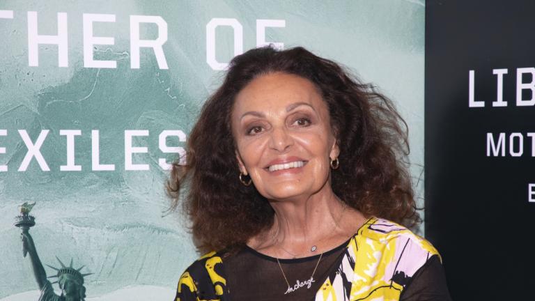 Η Diane von Furstenberg χαμογελάει