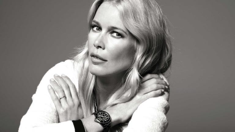 Claudia Schiffer Chanel