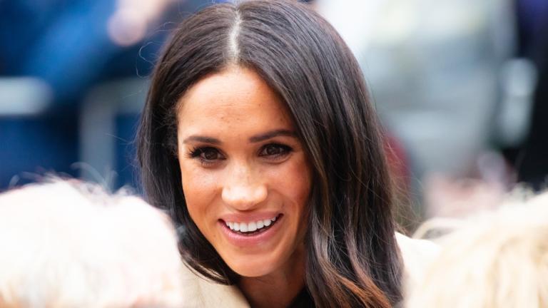 H Meghan Markle διαθέτει πλούσιες και μακριές βλεφαρίδες.