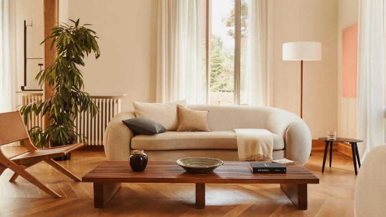 Μίνιμαλ σαλόνι με έπιπλα από Zara Home