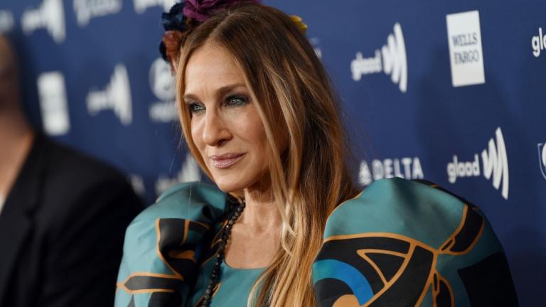 H Sarah Jessica Parker έχει τα πιο sexy, μακριά μαλλιά.