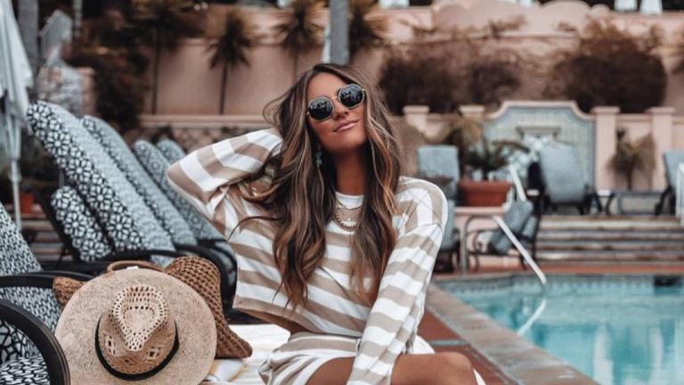 Woman casual outfit by the pool