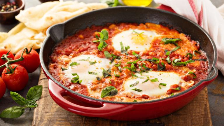 Συνταγή για αυγά shakshuka/