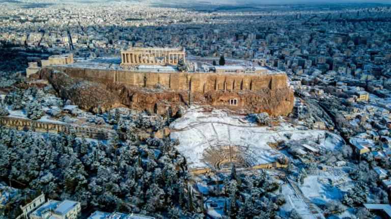 Η Ακρόπολη χιονισμένη