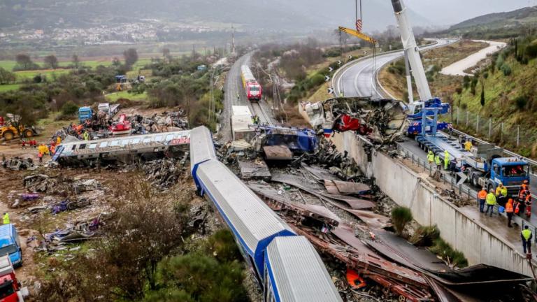 Η σύγκρουση των δύο τρένων στα Τέμπη