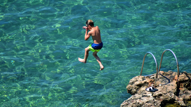 Συναγερμός για τον αφρικανικό καύσωνα