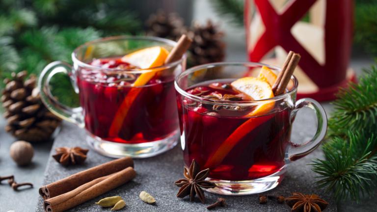 τραπέζι με κρασιά gluhwein