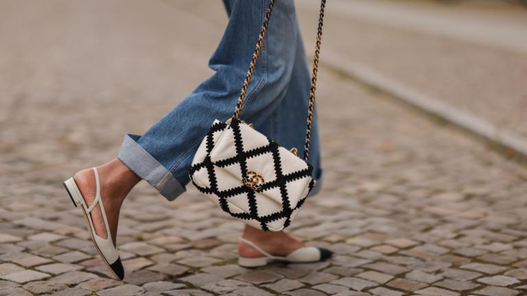 Chanel Slingbacks: Πώς προέκυψαν τα πιο θρυλικά παπούτσια στην ιστορία της μόδας;