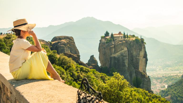 Ποια καλλυντικά να πάρεις για Πάσχα στο χωριό