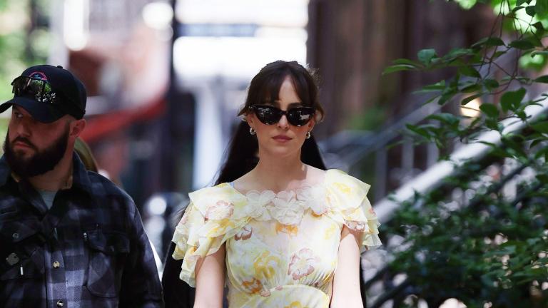 Φορέματα εμπνευσμένα από το στιλ της Dakota Johnson