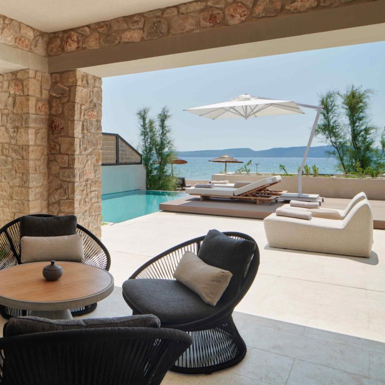 Tο W Costa Navarino στα “Top 50 Best Resorts in the World”, των Condé Nast Traveler Readers’ Choice Awards 2023